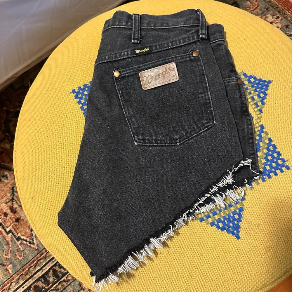 Vintage Wrangler Denim Shorts fit like a 29